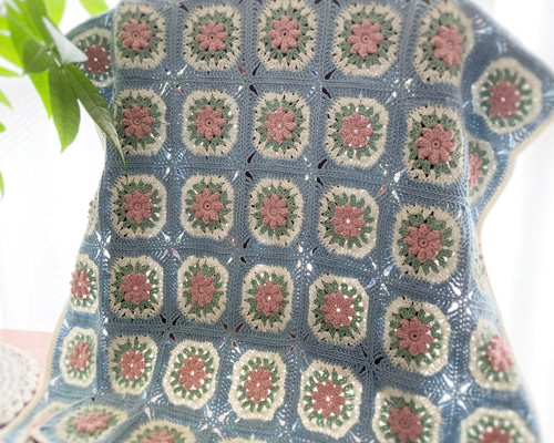 ハンドメイド　お花がたくさん　ブランケット　モチーフ　コットン ピンクのお花のブランケット モチーフ編み 水色 膝掛け ひざかけ