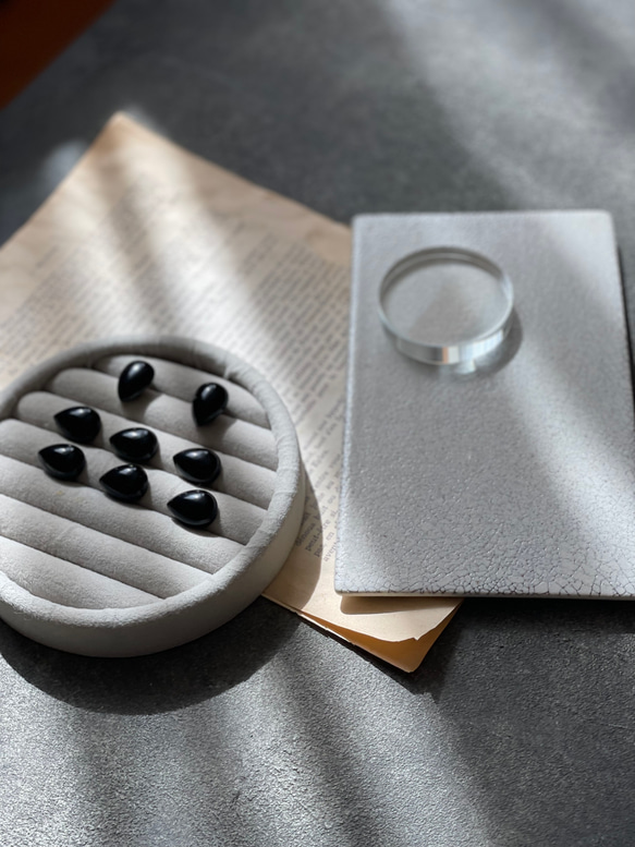 【ピアスを主役に】14kgfブラックオニキスピアス　秋冬ピアス　 9枚目の画像