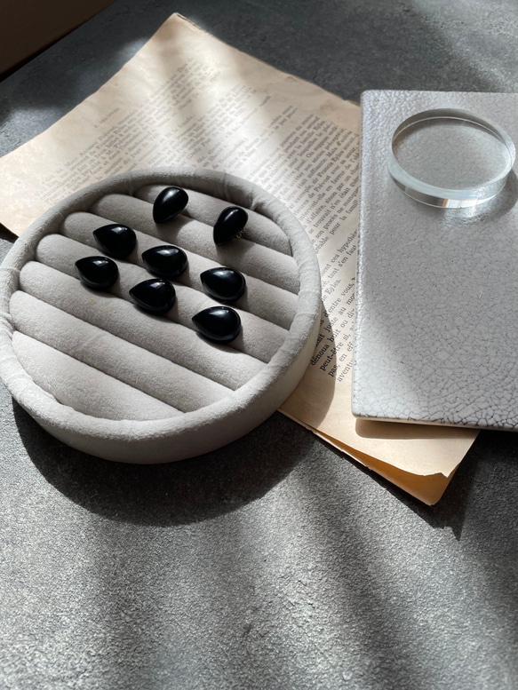 【ピアスを主役に】14kgfブラックオニキスピアス　秋冬ピアス　 10枚目の画像