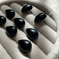 【ピアスを主役に】14kgfブラックオニキスピアス　秋冬ピアス　 7枚目の画像