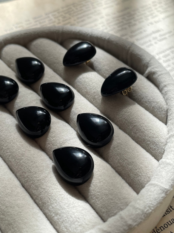 【ピアスを主役に】14kgfブラックオニキスピアス　秋冬ピアス　 7枚目の画像