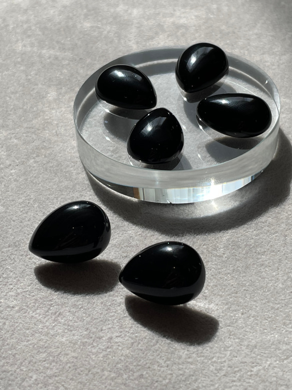 【ピアスを主役に】14kgfブラックオニキスピアス　秋冬ピアス　 16枚目の画像