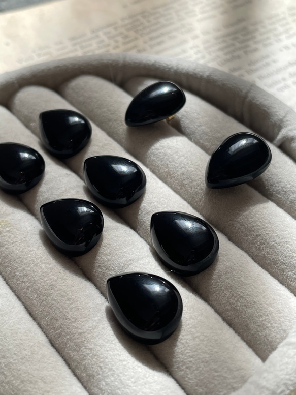 【ピアスを主役に】14kgfブラックオニキスピアス　秋冬ピアス　 6枚目の画像
