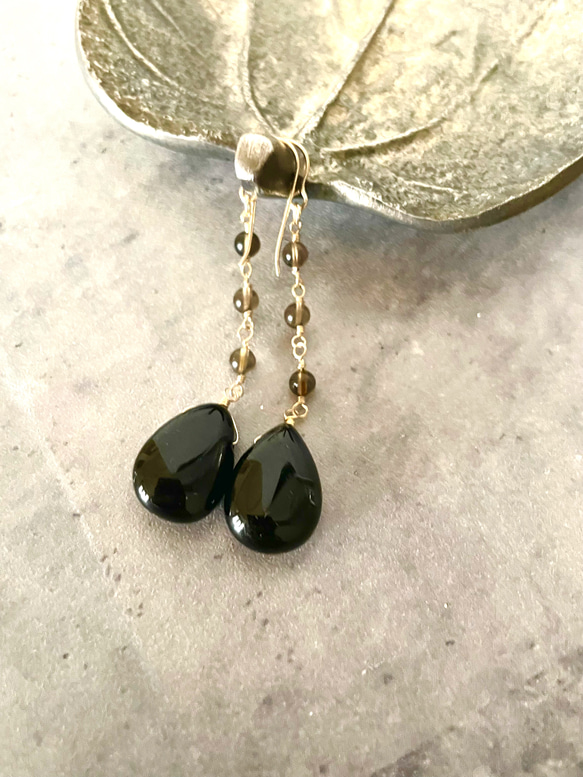 大粒モリオン(黒水晶)×小さなスモーキークォーツ 大人ピアス14kg or イヤリング 1枚目の画像