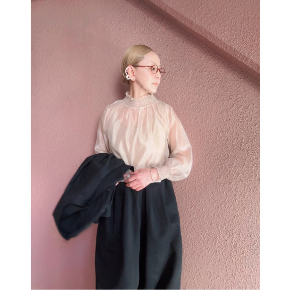 RATA❤️選擇你的長度❤️輕鬆套上，打造時尚造型❤️寬鬆版型❤️柔軟黑色牛仔外套 第10張的照片