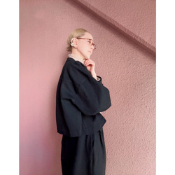 RATA❤️選擇你的長度❤️輕鬆套上，打造時尚造型❤️寬鬆版型❤️柔軟黑色牛仔外套 第18張的照片