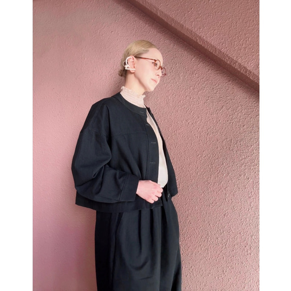 RATA❤️選擇你的長度❤️輕鬆套上，打造時尚造型❤️寬鬆版型❤️柔軟黑色牛仔外套 第11張的照片