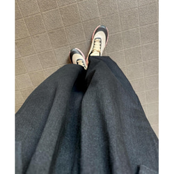 RATA❤️選擇你的長度❤️輕鬆套上，打造時尚造型❤️寬鬆版型❤️柔軟黑色牛仔外套 第17張的照片