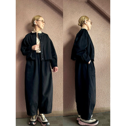 RATA❤️選擇你的長度❤️輕鬆套上，打造時尚造型❤️寬鬆版型❤️柔軟黑色牛仔外套 第9張的照片