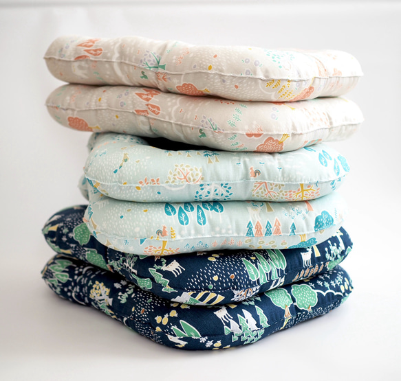 うさぎ用 ゴロンちょマット・北欧の森・(クッション、ベッド) 1枚目の画像