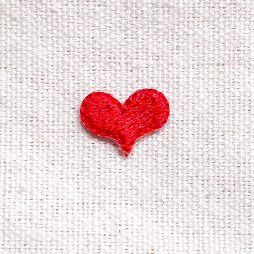 ワンダフルワールド ハート型フェルトワッペン ブローチ 大小セット赤