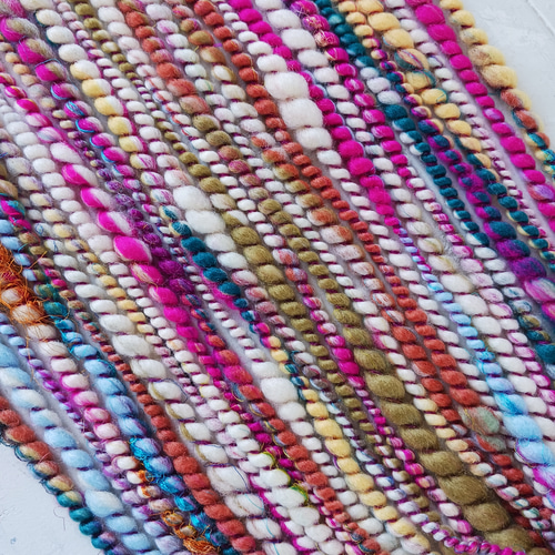 アートヤーン スパイラル 手紡ぎ（品番338） 毛糸 四つ実 通販