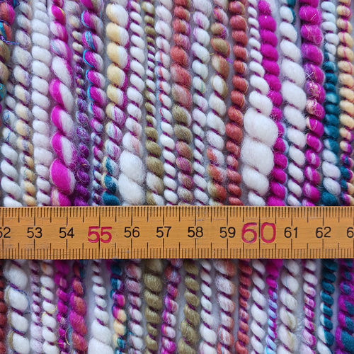 アートヤーン スパイラル 手紡ぎ（品番338） 毛糸 四つ実 通販