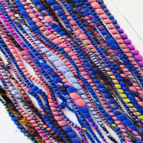 アートヤーン スパイラル 手紡ぎ（品番339） 毛糸 四つ実 通販