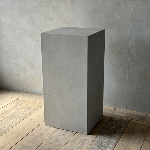 【手作り】白い展示台　ディスプレイ什器　300x300x900mm 1台 オーダーメイド什器 -ディスプレイ・展示台 - 株式会社泉美什器