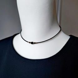 小さなブラックオニキスと真鍮ビーズのチョーカーネックレス 11枚目の画像