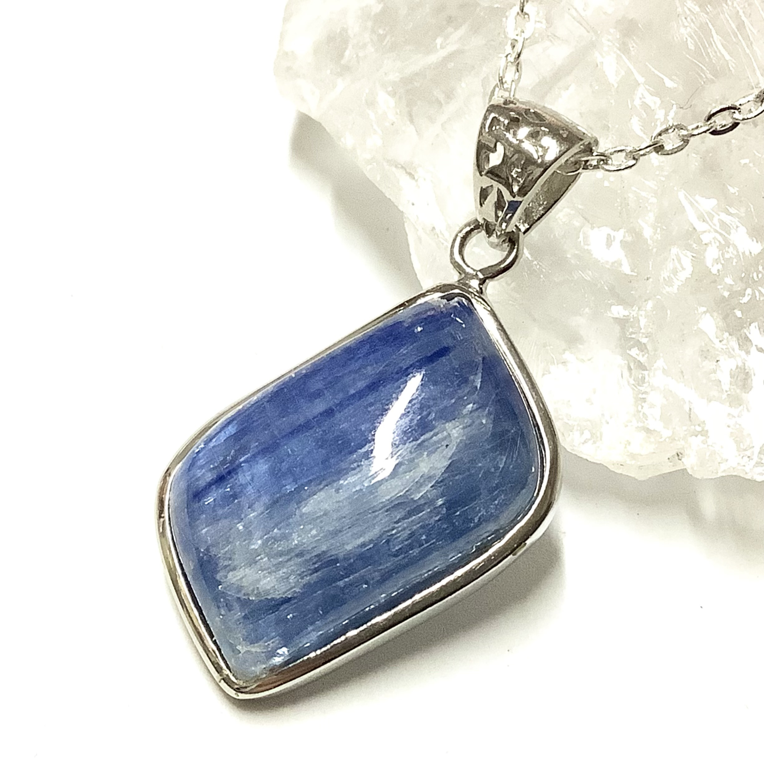 高発色＆高品質☆一点物 ヒーリングストーン 天然石 カイヤナイト シルバーネックレス