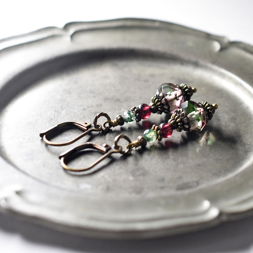 ウランガラスとガーネット、モスアゲートのピアス ピアス（フック  