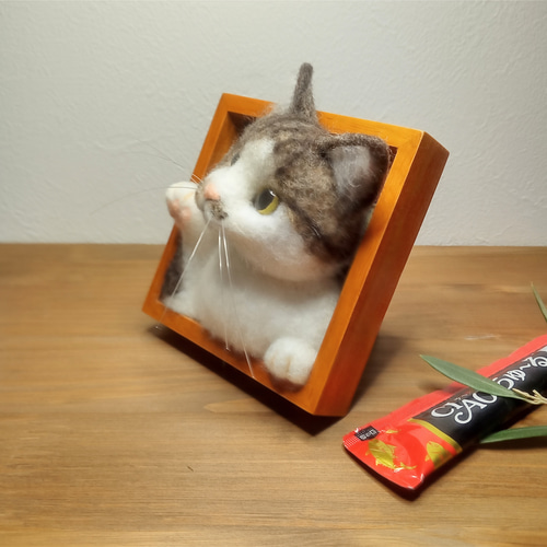 ほっこり♡猫の見える窓】キジシロ猫ver.【羊毛フェルト】【猫