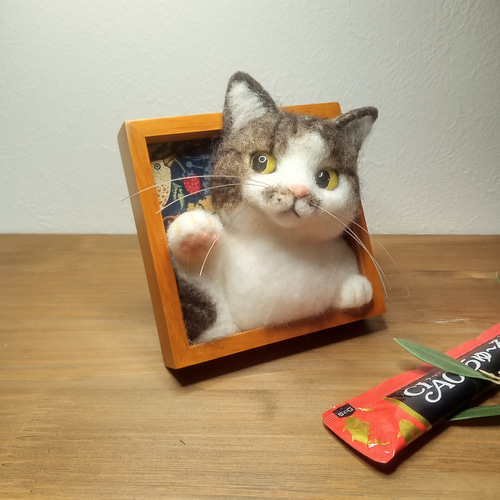 ほっこり♡猫の見える窓】キジシロ猫ver.【羊毛フェルト】【猫