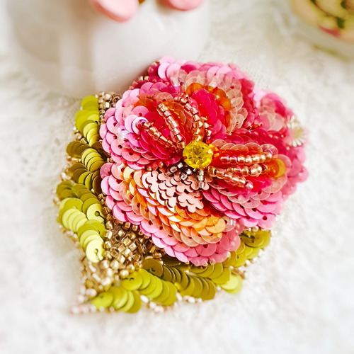 オートクチュール刺繍　キャンドルブローチ オートクチュール刺繍キャンドルブローチ