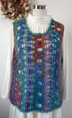 この秋冬のダイヤ講習会作品です。ダイヤ/ドミナで編んだ、オーバルベスト～～！！