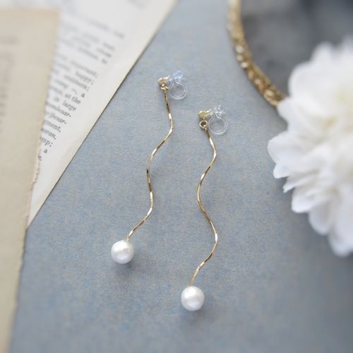 特別価格！】くねくね×パール イヤリング／ピアス*4428* イヤリング