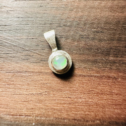 オパールひとつぶネックレス　10月誕生石　シルバーネックレス　ペンダント　ネックレス 5枚目の画像