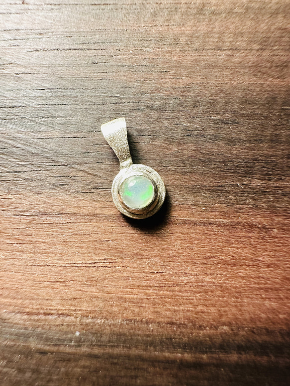 オパールひとつぶネックレス　10月誕生石　シルバーネックレス　ペンダント　ネックレス 5枚目の画像
