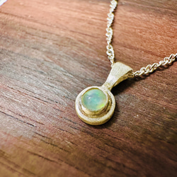 オパールひとつぶネックレス　10月誕生石　シルバーネックレス　ペンダント　ネックレス 1枚目の画像