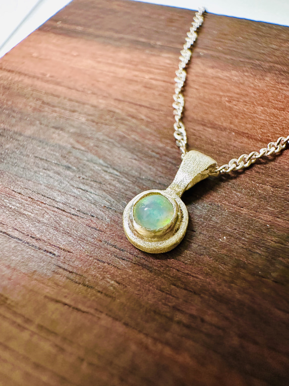 オパールひとつぶネックレス　10月誕生石　シルバーネックレス　ペンダント　ネックレス 1枚目の画像