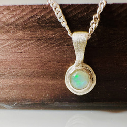 オパールひとつぶネックレス　10月誕生石　シルバーネックレス　ペンダント　ネックレス 3枚目の画像