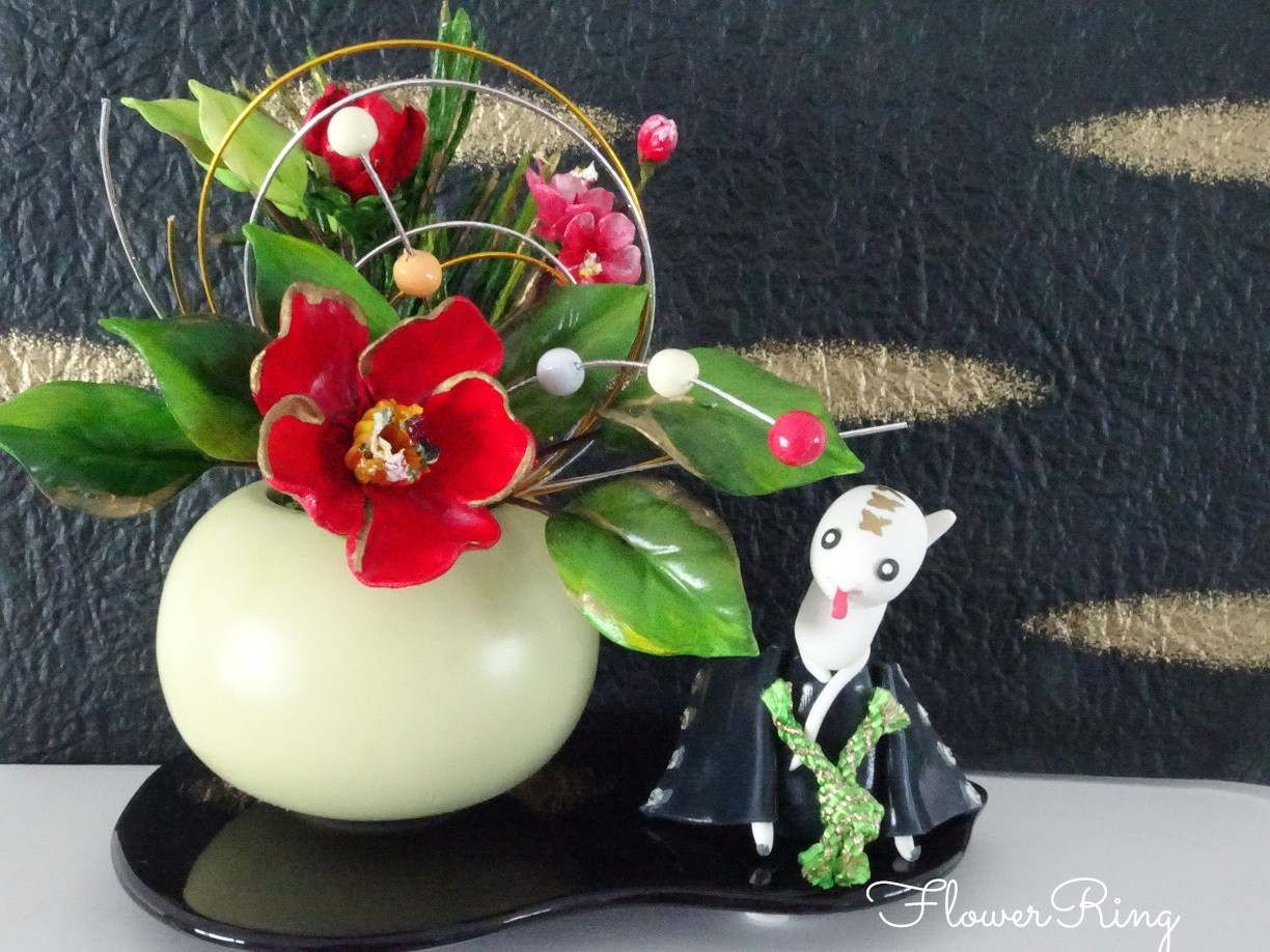 赤椿ヘビ年【パンフラワー/干支の置物】2025年巳年♪椿/梅/へび/水引/松/繭玉のお正月お飾り