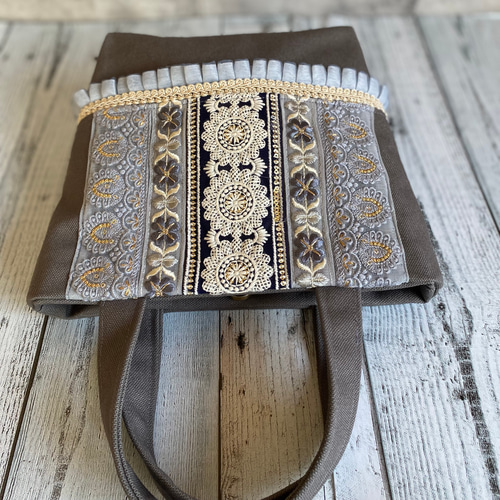 美しいインド刺繍リボンのグレートートバッグ トートバッグ muika.neko