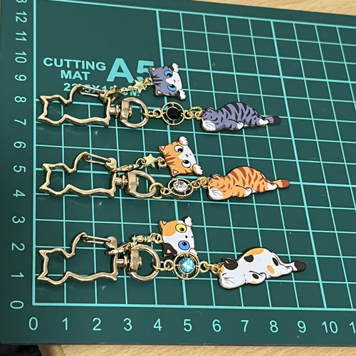 彩様オーダー専用　ツギハギ猫ちゃんキーホルダー　8点 つぎはぎ 猫 レジン キーホルダー ( パープル × ブラック