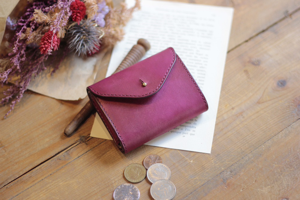 New.コンパクトウォレット　手染めローズレッド 　ストックあり