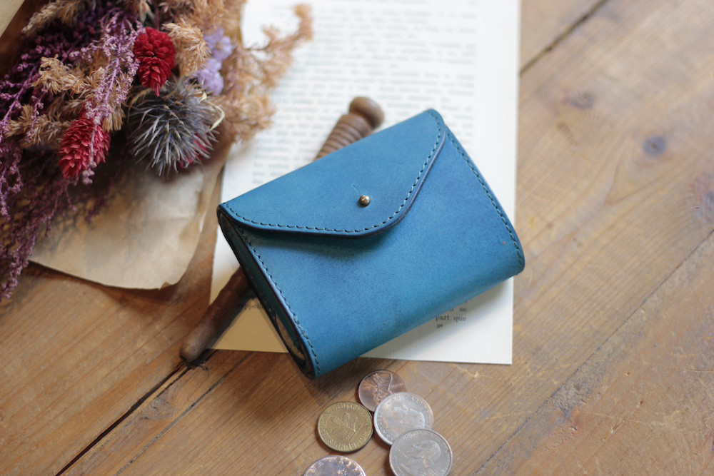 New.コンパクトウォレット　手染めブルー　ストックあり