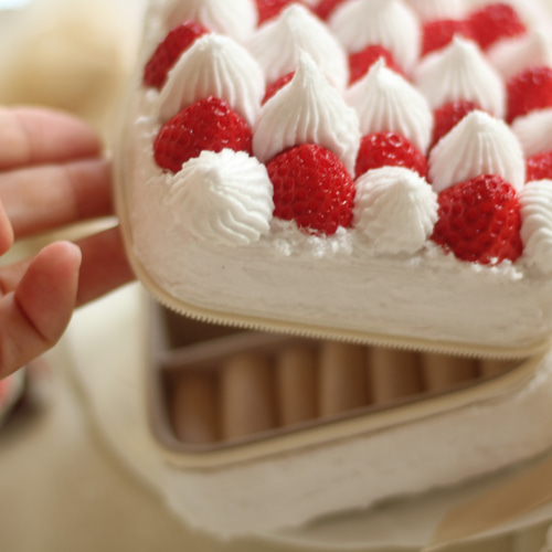 ジュエリーボックス 苺のスクエアケーキ ポーチ Fairy and You 通販