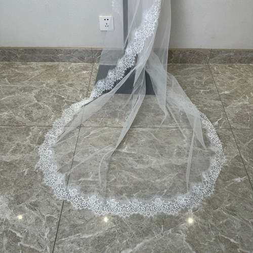 高級感溢れる！裾レース 可愛い ホワイト 贅沢な花レース ケープ