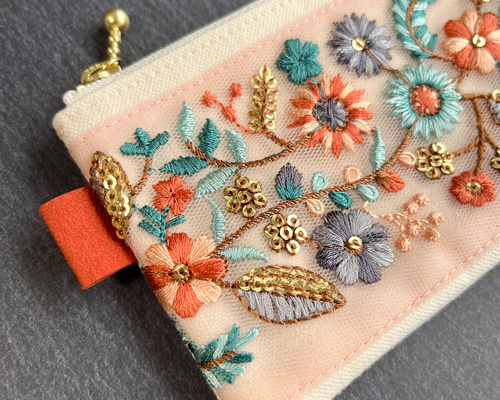 インド刺繍リボンのミニポーチ/生成×ピンクチュール ポーチ