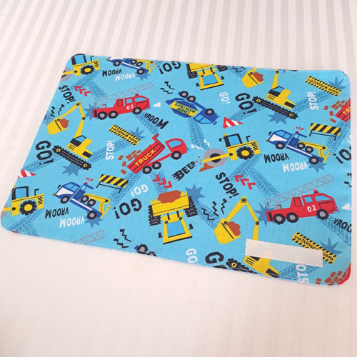 太郎様　確認用　新幹線　はたらく車　ランチョンマット　25×35 名入れ ☆新発売☆はたらくくるまのランチョンマット 男の子園児用 【受注作製