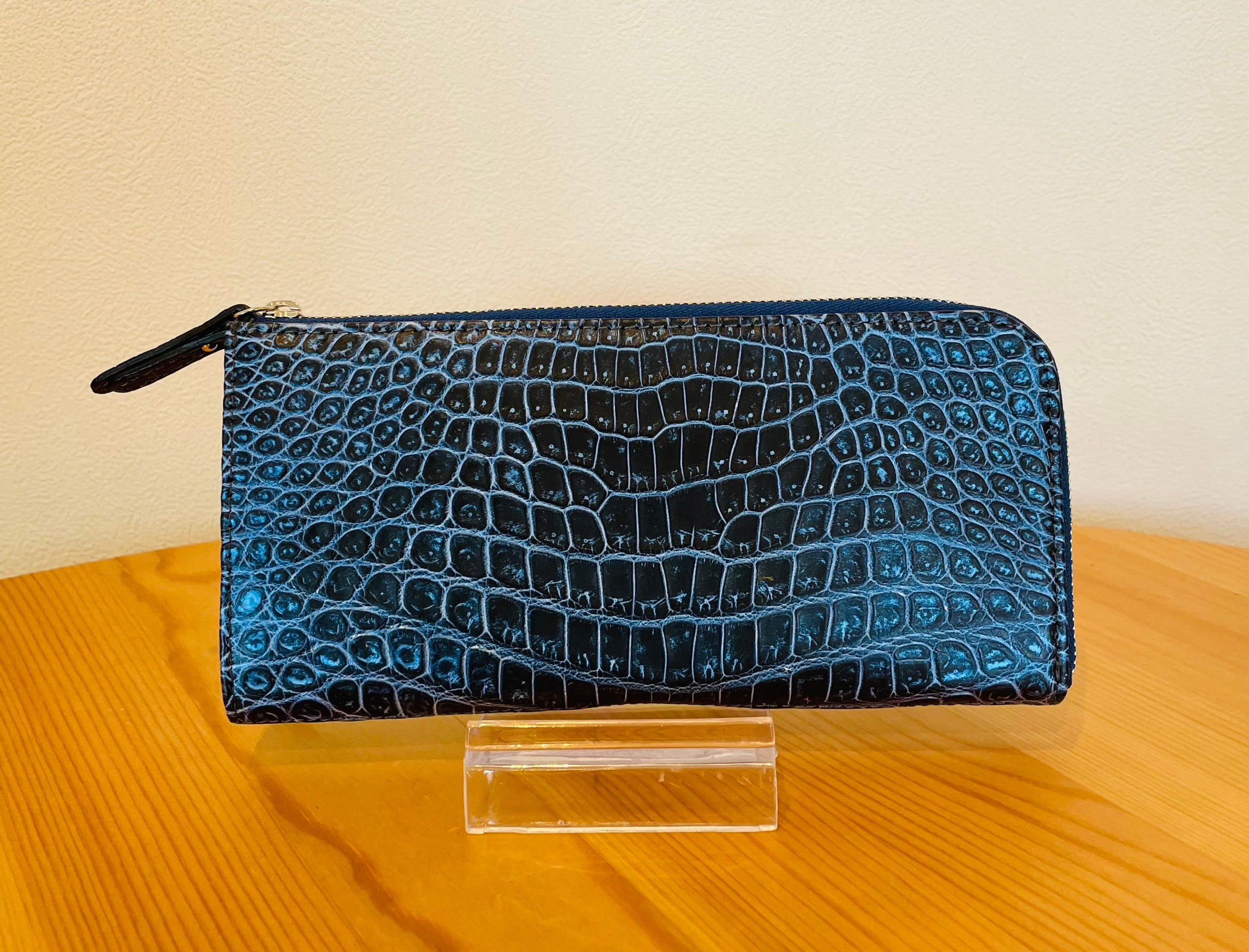 日本の職人が作った　スモールクロコダイル（ポロサス）L字ファスナーウォレット　パールブルー　送料無料