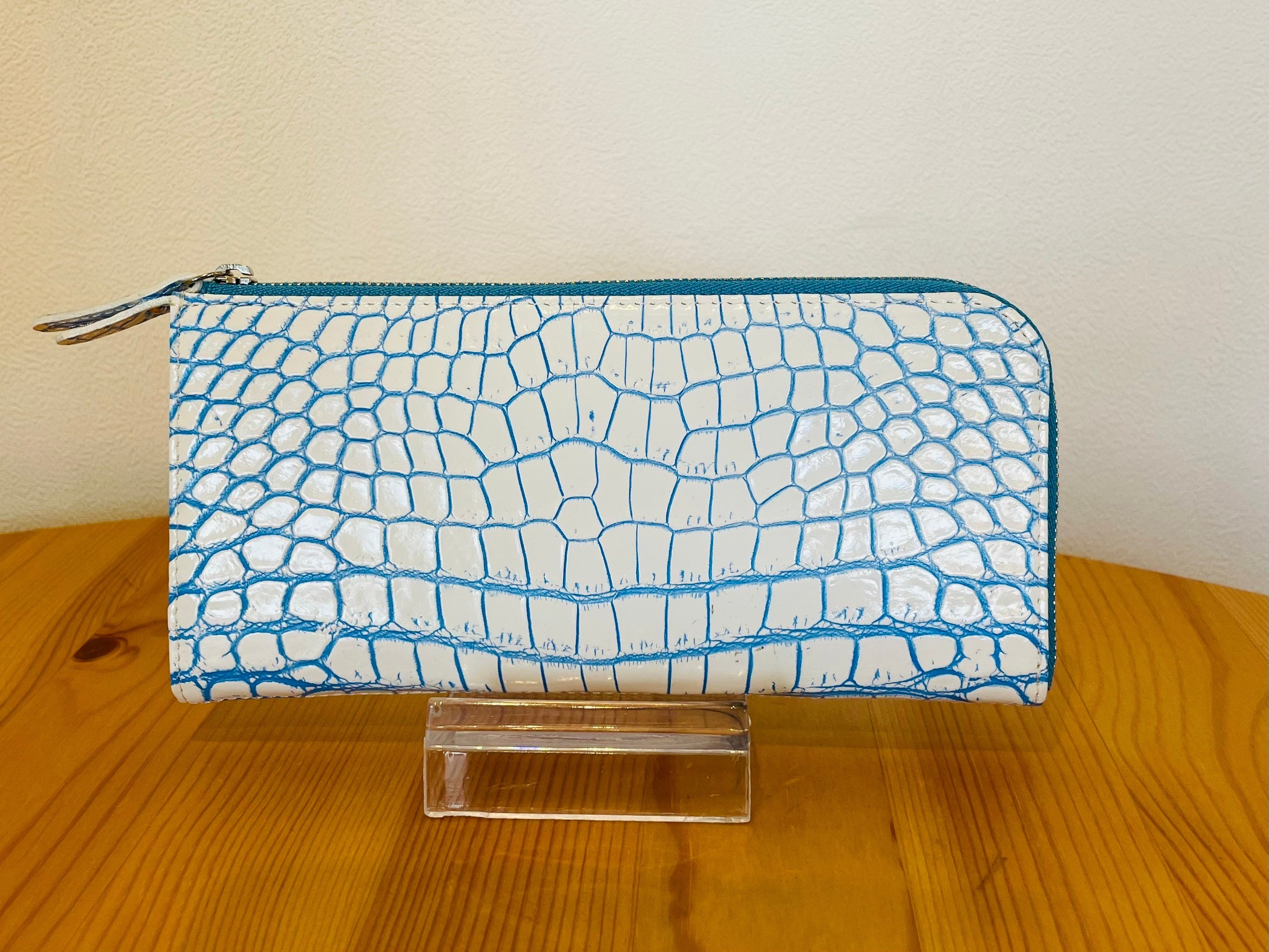 日本の職人が作った　スモールクロコダイル（ポロサス）　L字ファスナーウォレット　バニラブルー　送料無料