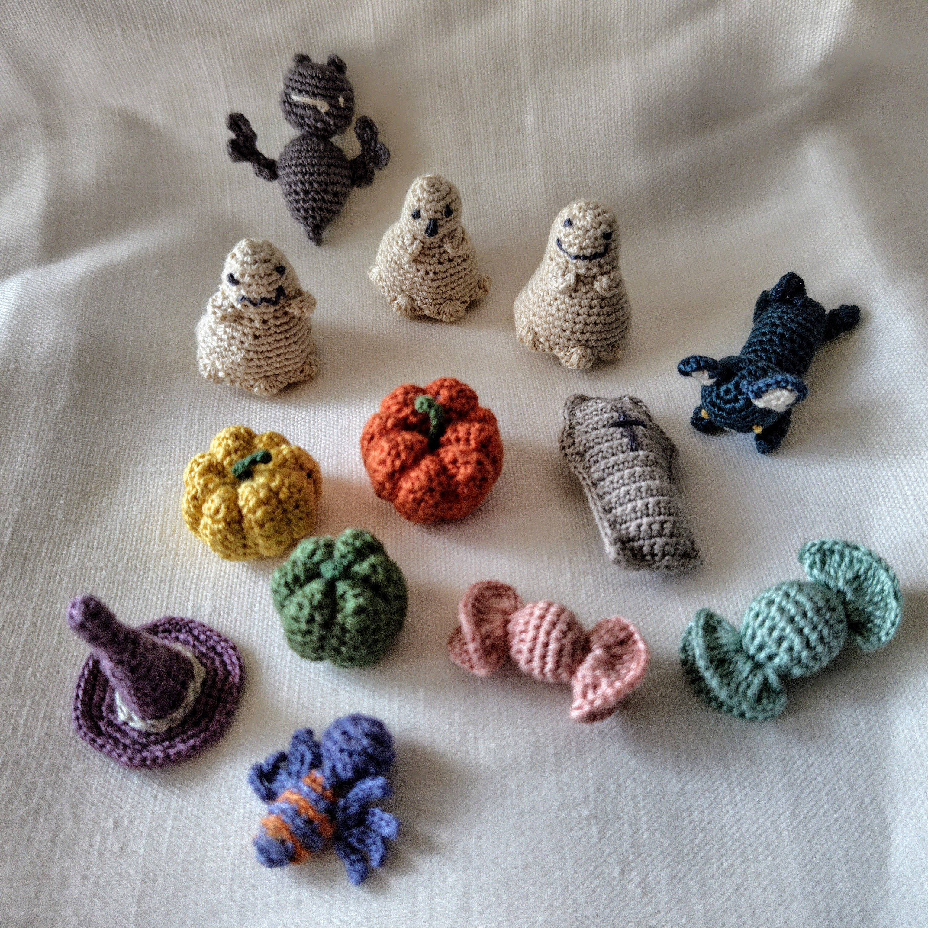 送料無料*ハロウィン*ミニミニ編みぐるみ*13個セット* あみぐるみ 今井