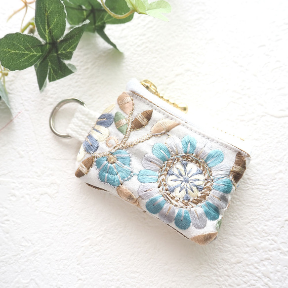 インド刺繍リボンのピルケース（コインケース/刺繍リボン/インド