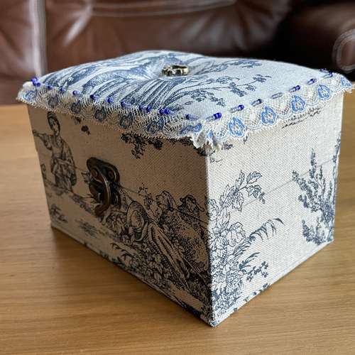 カルトナージュミニ裁縫箱 フランストワルドジュイ柄です ブルー色の