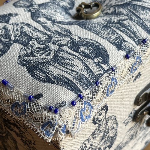 カルトナージュミニ裁縫箱 フランストワルドジュイ柄です ブルー色の