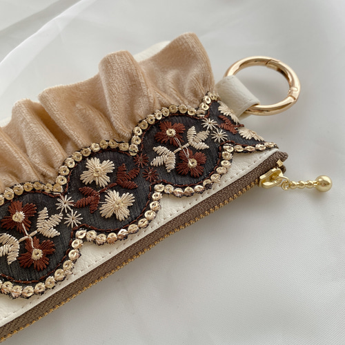 インド刺繍リボン】ハンドメイド カラビナ ポーチ レザー ファスナー