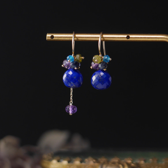 1028 極上カット ラピスラズリのアシンメトリーピアス ピアス（フック