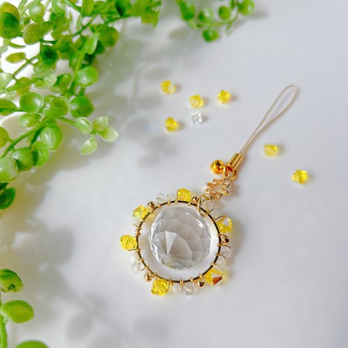 煌めくyellowのサンキャッチャーキーホルダー - 天然石とクリスタルの